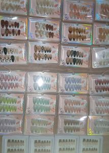 at 200 press on nail