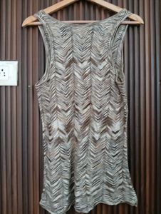 Stylish Sleeveless Chevron Print Top