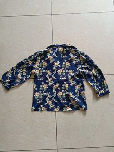 Chic Floral Print Button-Up Shirt