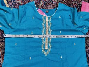 XXL - Blue Kurta Set with Gold Embroidery
