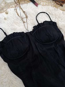 🖤Chic Black Ruffled Camisole Top🖤