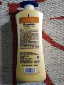 Vaseline Moisturizer