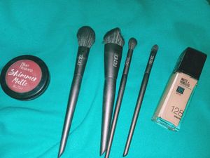 Makeup Essentials Bundle