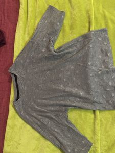 Grey Round Neck Tshirt With Loose Sleeves