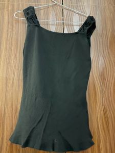Chic Black Fitted Tank Top