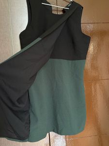 Chic Black &amp; Green Color Block Dress