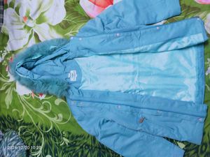 Jacket With Hoodei