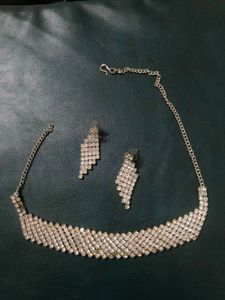 Sparkling Rhinestone Choker &amp; Earring Set