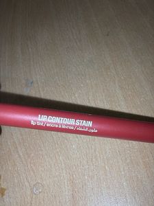 Huda beauty lip contour stain