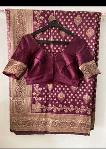 Elegant Purple Silk Saree with Intricate Weave