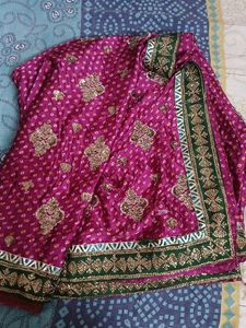 Gorgeous Magenta Bandhani Saree