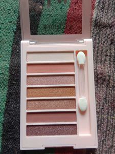 Shryoan Cosmetics 7 Color Eyeshadow Palette