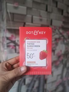 Dot & Key Tinted Sunscreen & Lip Liner