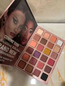 Gorgeous Eyeshadow & Face Palette Book