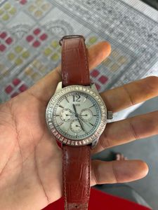 Guess Women's Watch - Elegant &amp; Stylish