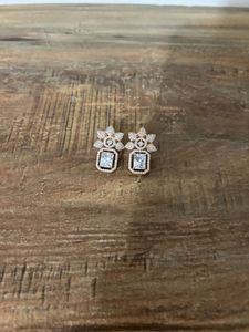 Elegant Rose Gold Necklace &amp; Earring Set
