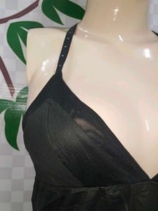 (300)Black Halter Top