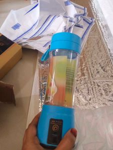 6 blade Portable Rechargeable Juice Blender