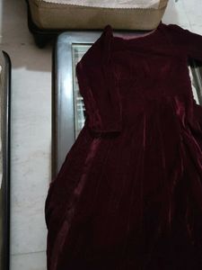 ELEGANT VELVET GOWN