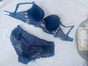 very beautiful navy 💙 blue padded bra