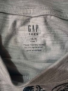 Gap TEEN planet friendly tshirt imported