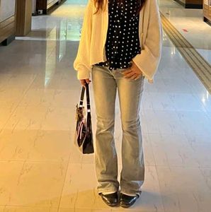 Women's Flare Jeans Outfit