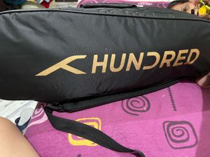 yonex and lining badminton with 3 set of suttlebox