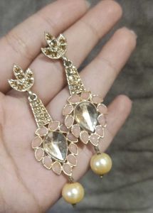 Elegant Drop Earrings with Pearls