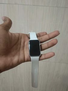 Samsung fit band White Smartwatch with Charger