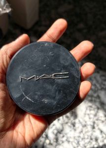 MAC Studio Fix Powder Plus Foundation NC44.5