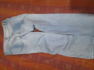 H&amp;M light Wash Denim Jeans