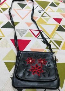 Chic Black Crossbody Bag with Floral Embroidery