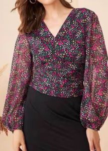 Chic Floral Print Smocked Blouse M size