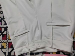 decent white pants littlebox. 🫶🫶