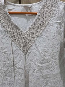 Embroidered V-Neck Kurta