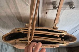 Beige shoulder bag