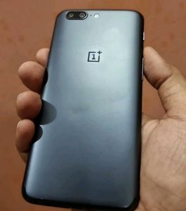 OnePlus 5 Smartphone