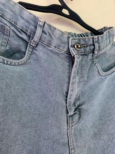 Light Wash Relaxed Fit Jeans