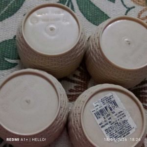 Set of 4 Small Beige Bowls