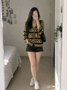 Chic Floral Embroidered Cardigan