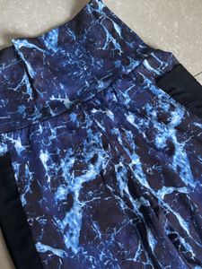 Blue Marble Print Capri Leggings