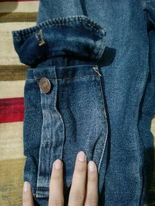 Stylish Women's Cargo Jeans