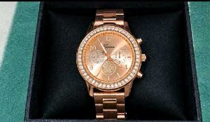 Offer 🎉🎉🎉 Rose Gold Geneva watc