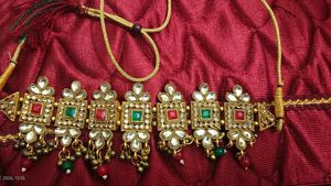 Elegant Kundan &amp; Emerald Necklace Set