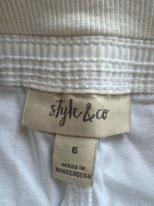 3/4th White Cargo Capris