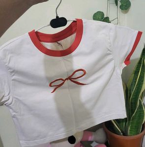 Cute White Cropped T-Shirt with Bow