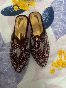 Embellished Ethnic Mojaris