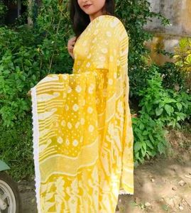 Yellow 💛 Beautiful Saree