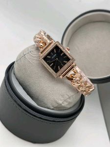 GUESS SQUARE DIAL PREMIUM LADIES WATCH AT SALE