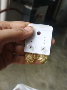 Stylish Metal &amp; Pearl Earrings Set